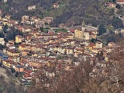 45  Dal Costone zoom sul centro di  Zogno